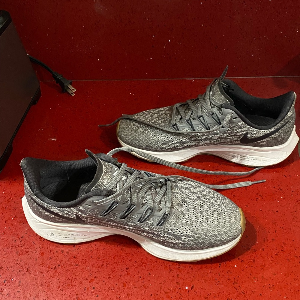 Nike Zoom Pegasus Tennis Shoes Size 6